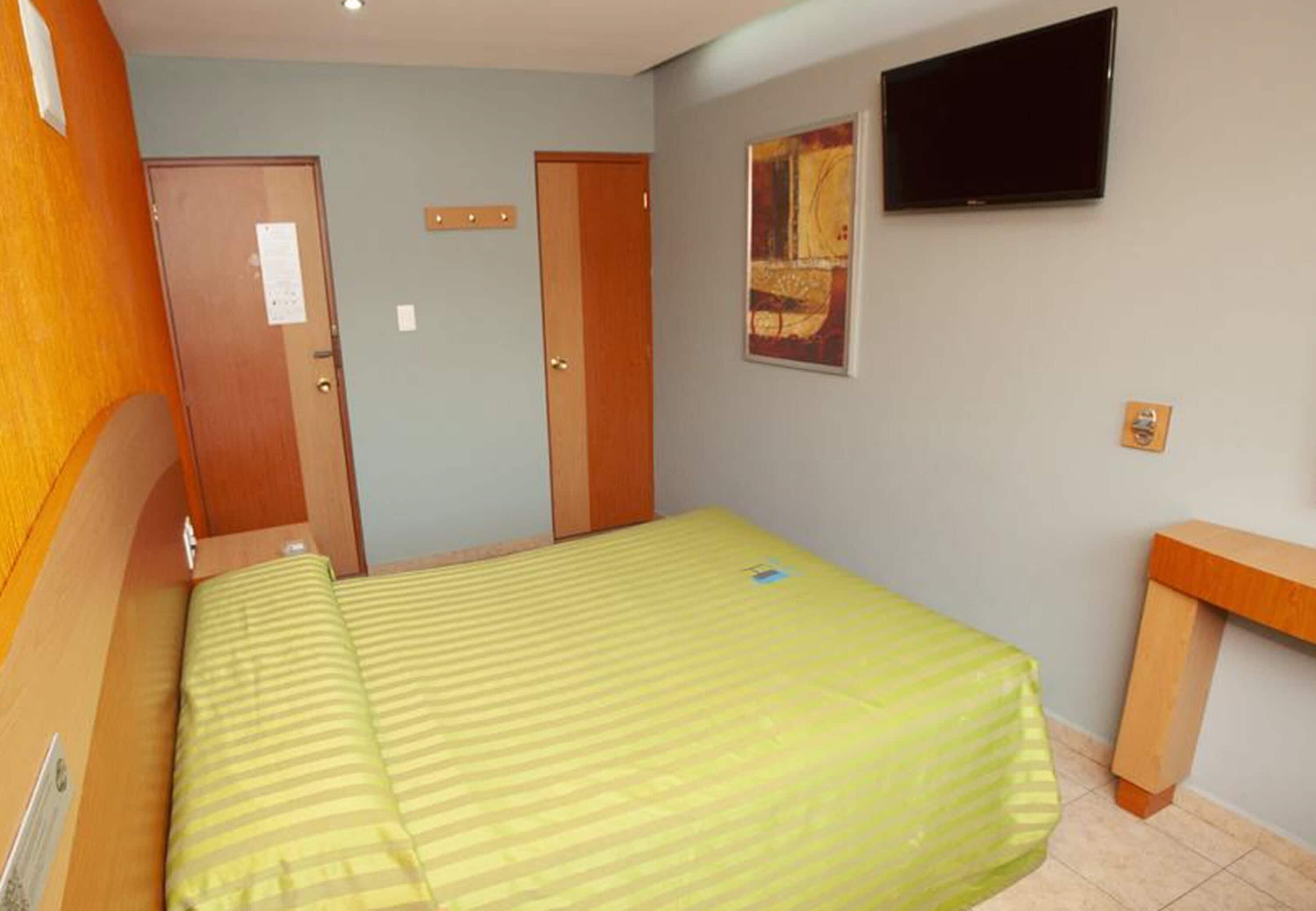 Hotel Lira - Solo Adultos — Photos 1